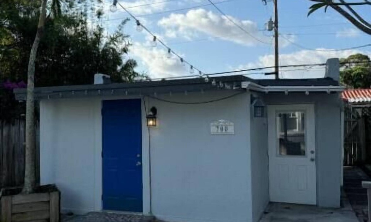 Downtown Fort Lauderdale Cottage | Coconut Cottage 1 bed & 1 bath