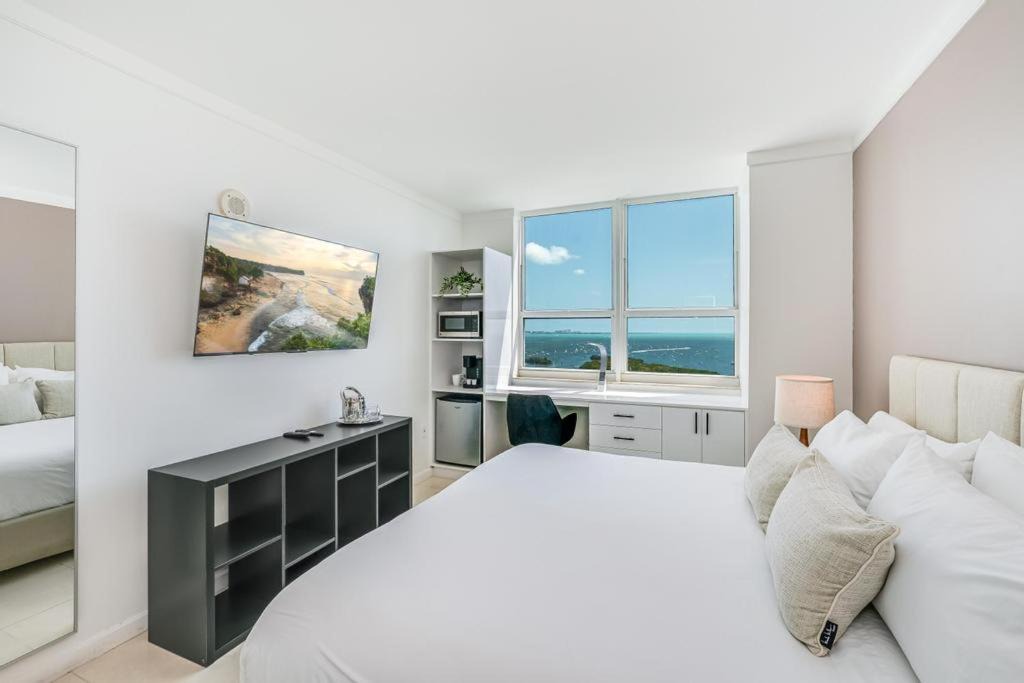 Coconut Grove Hotel | Coconut Grove Bayview unit Parking Included
