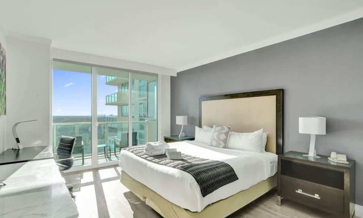 Coconut Grove Apartment | Coconut Grove Getaway | Stylish Studio w/Views