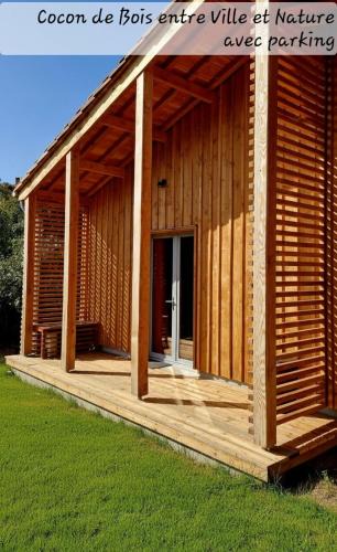 Noe House | Cocoon de bois entre Ville et Nature avec parking