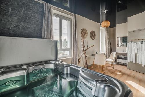Charavines Apartment | Cocoon du Lac Charavines jacuzzi-wifi-parking