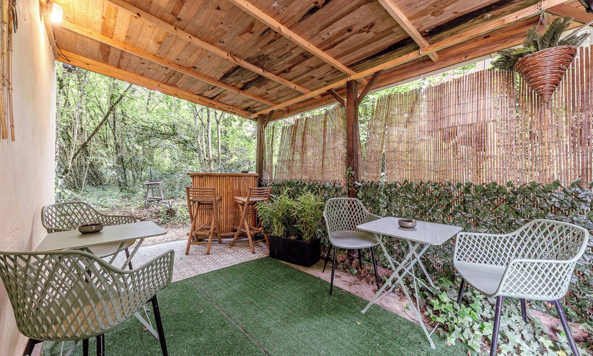 Blesignac Apartment | Cocoon in the woods