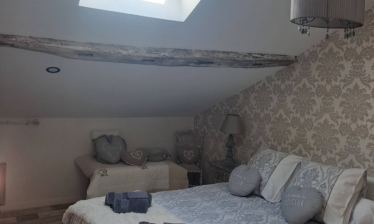 Izaut-de-l'Hotel Bed & Breakfast | Cocooning guest room