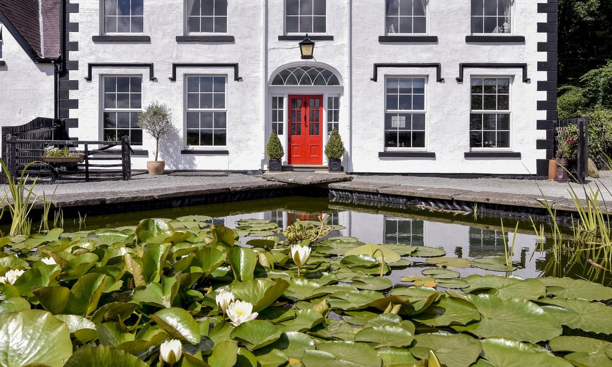 Rowen Bed & Breakfast | Coed Mawr Hall