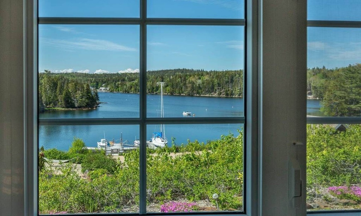Upper Blandford Cottage | Coffee With A View Of Deep Cove
