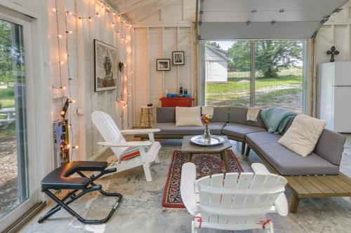 Coffeyville Apartment | Coffeyville Countryside Studio with Fire Pit!