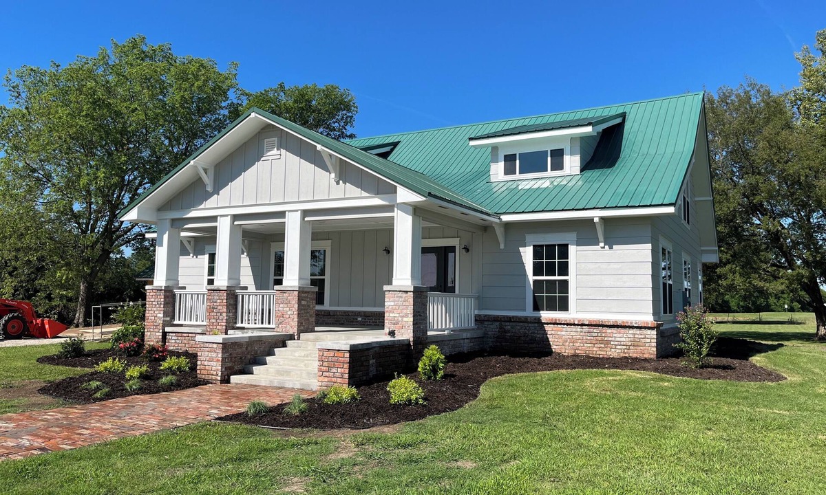 Coffeyville House | Coffeyville’s Green Gable Getaway