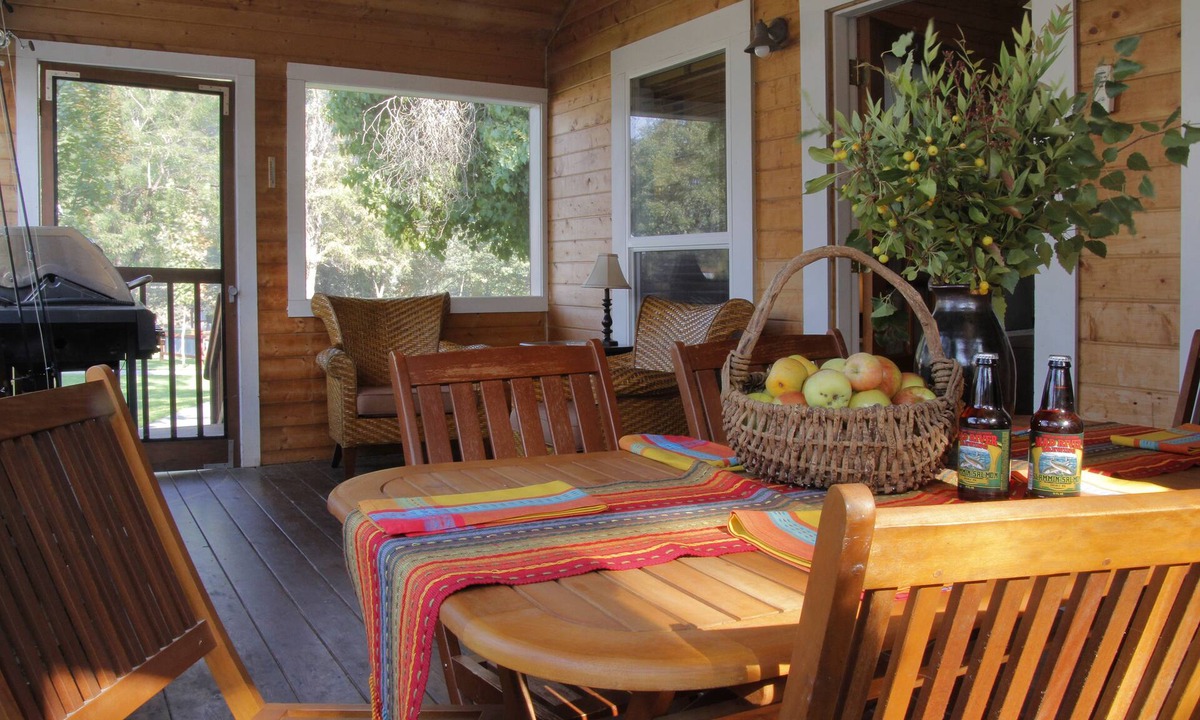 Willow Creek Cottage | Coho Cottages