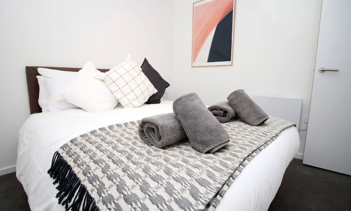 Taunton Apartment | Cohost Partners Stylish 2BR Apt | Free Parking