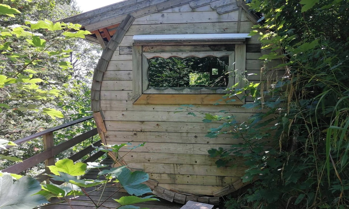 Mijoux Cabin | Col de la Faucille Tonneau