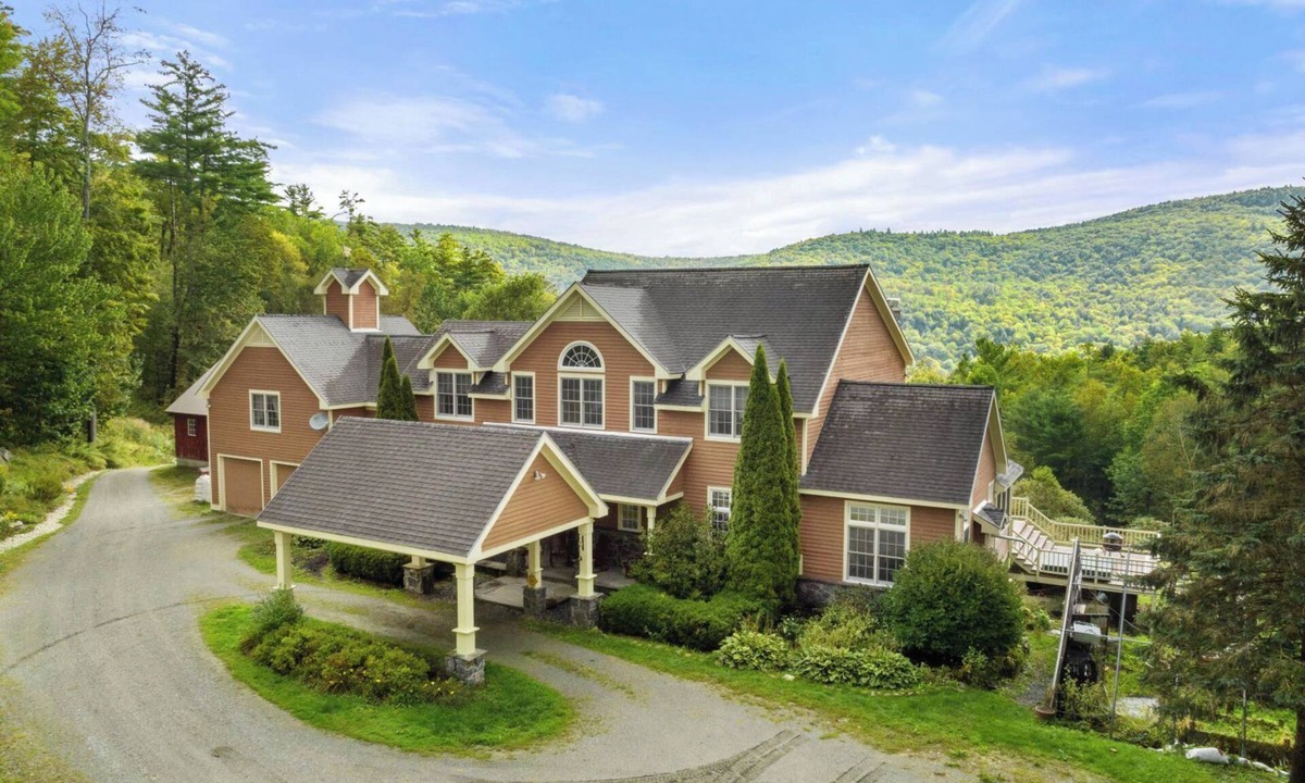 Jamaica House | Cold Moon Farm!