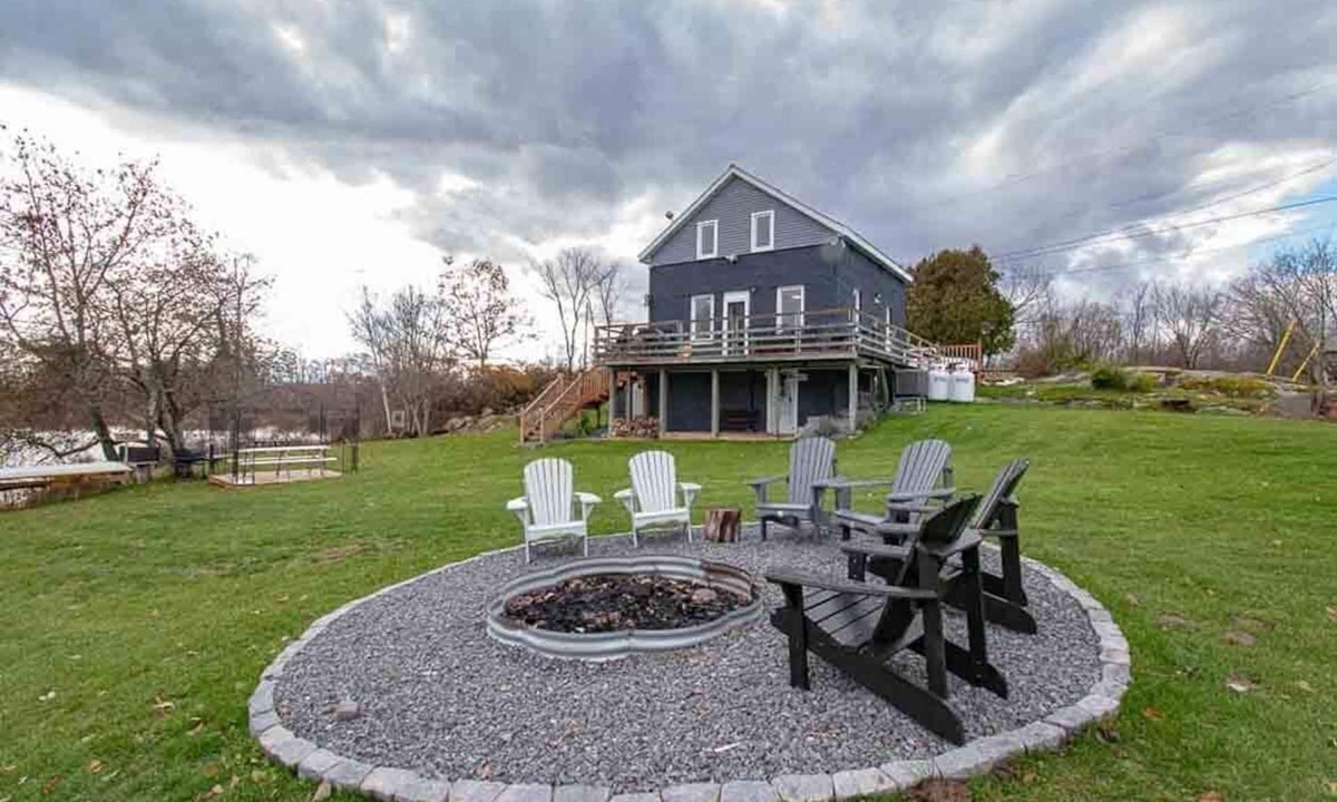Central Frontenac Cottage | Cole Lake Retreat - Three Bedroom Cottage, Sleeps 9
