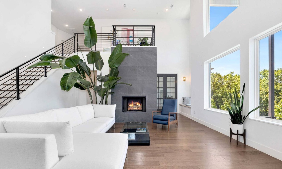 Bentonville House | Coler Mountain Retreat - Trail Entry