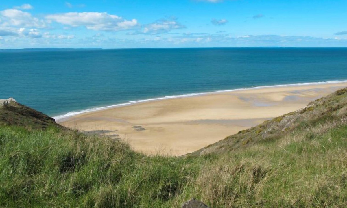 Saint-Germain-sur-Ay House | Colibri by Interhome