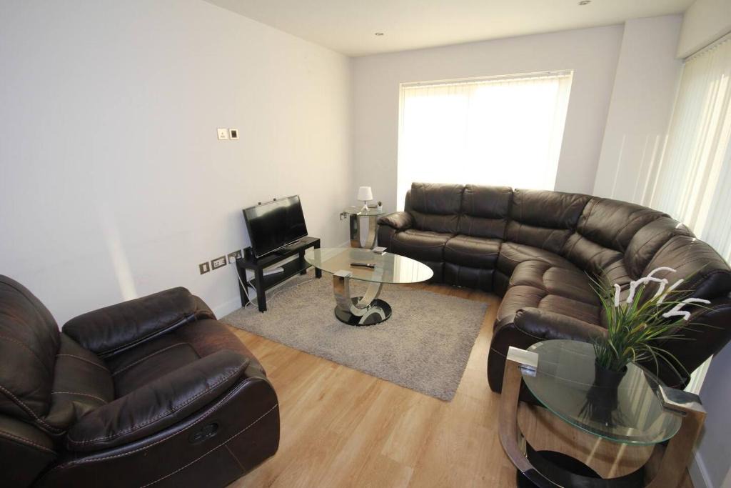 Whittington Apartment | Colindale Court