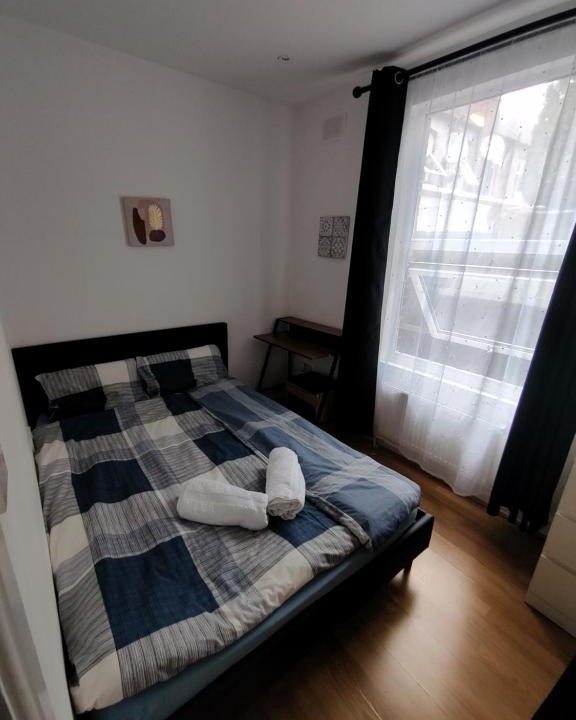 Whittington House | Colindale private room stay