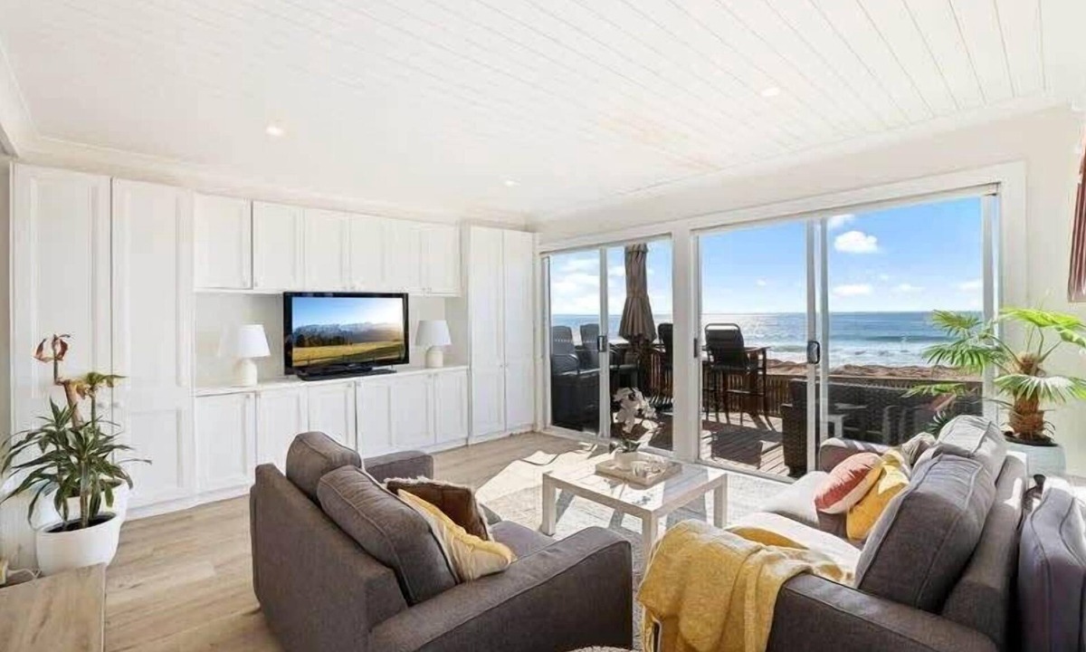 Collaroy Beach Apartment | Collaroy Beachfront Hideaway - New Listing