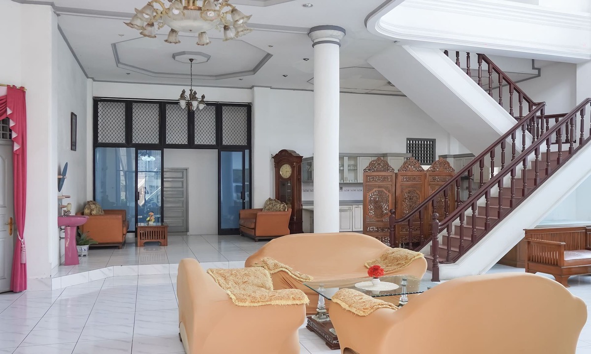 Padang Hotel | Collection O near Universitas Negeri Padang formerly Hotel Amra