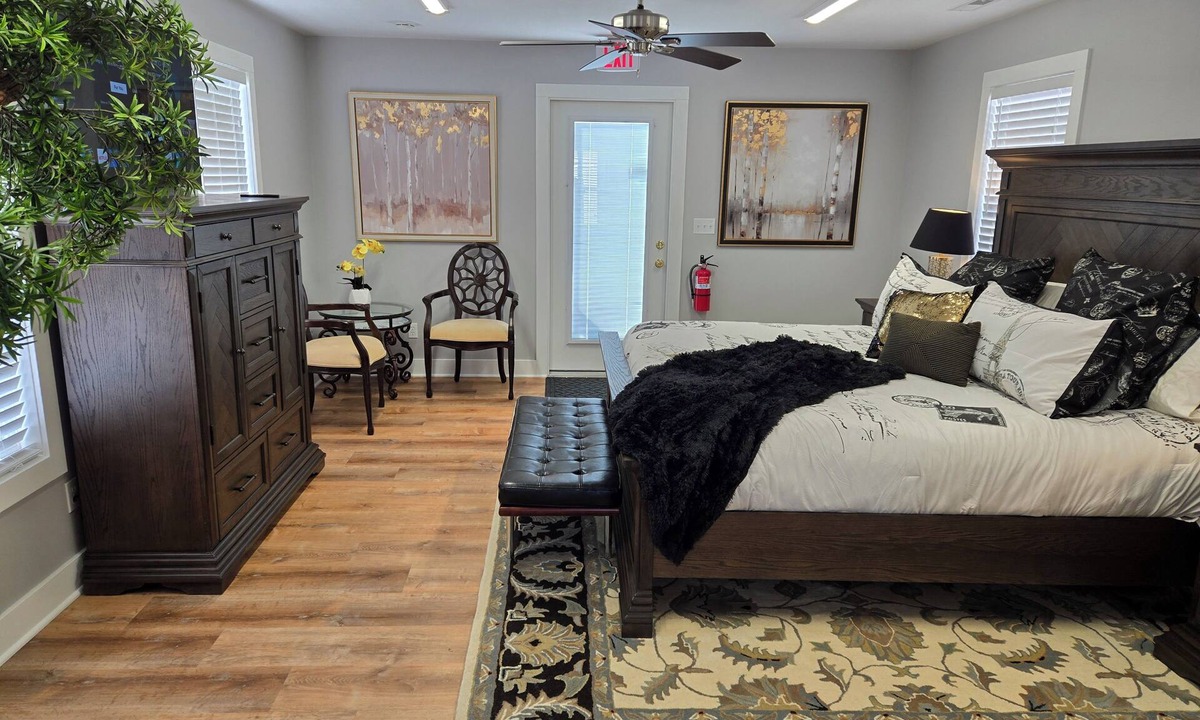 Downtown Branson Cottage | College St. Cottage