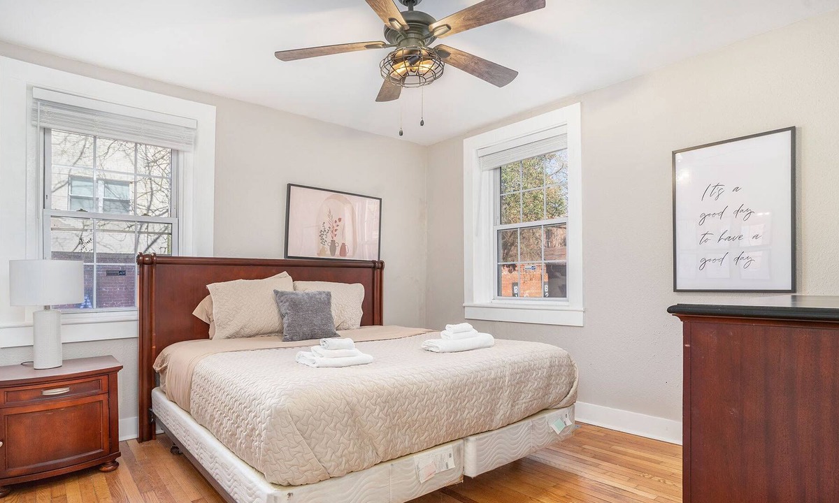 Ghent Apartment | Colley Manor - Cardinal Suite