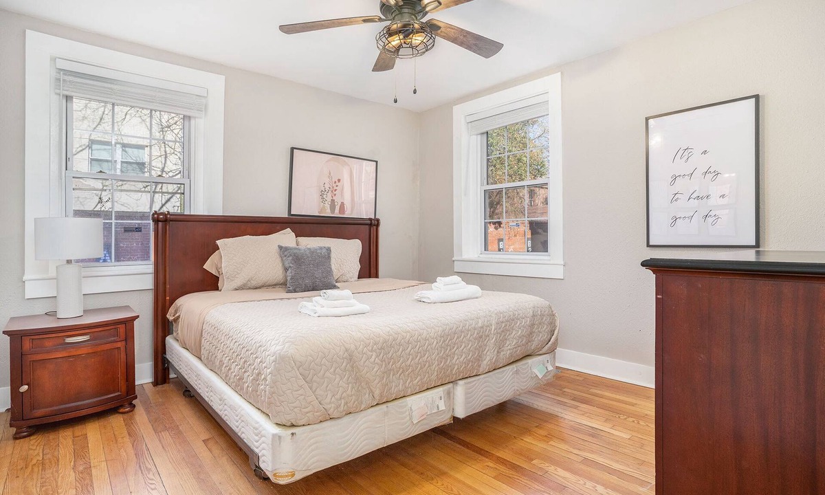 Ghent Apartment | Colley Manor - Cardinal Suite