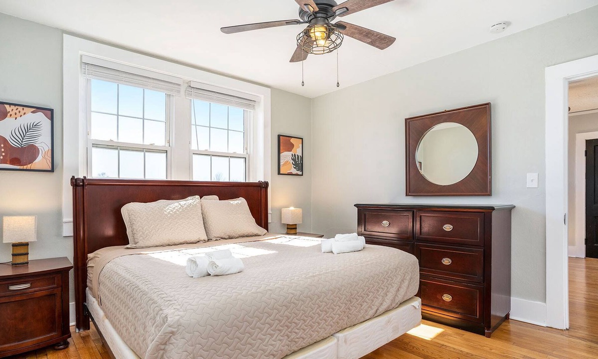 Ghent Apartment | Colley Manor - Starboard Suite