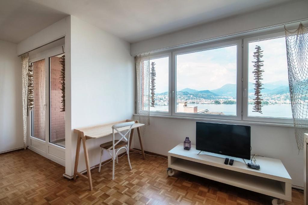 Paradiso Apartment | Collina Azzurra Lake View