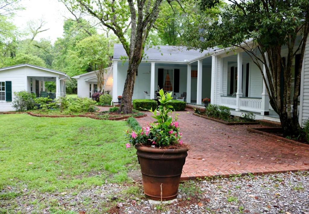Port Gibson Bed & Breakfast | Collina Plantation Inn