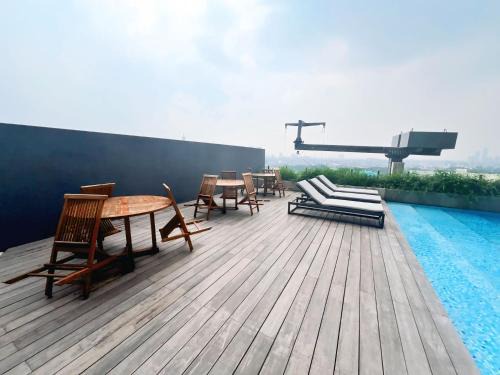 Panunggangan Utara Apartment | Collins Boulevard At By LiviRooms Tangerang