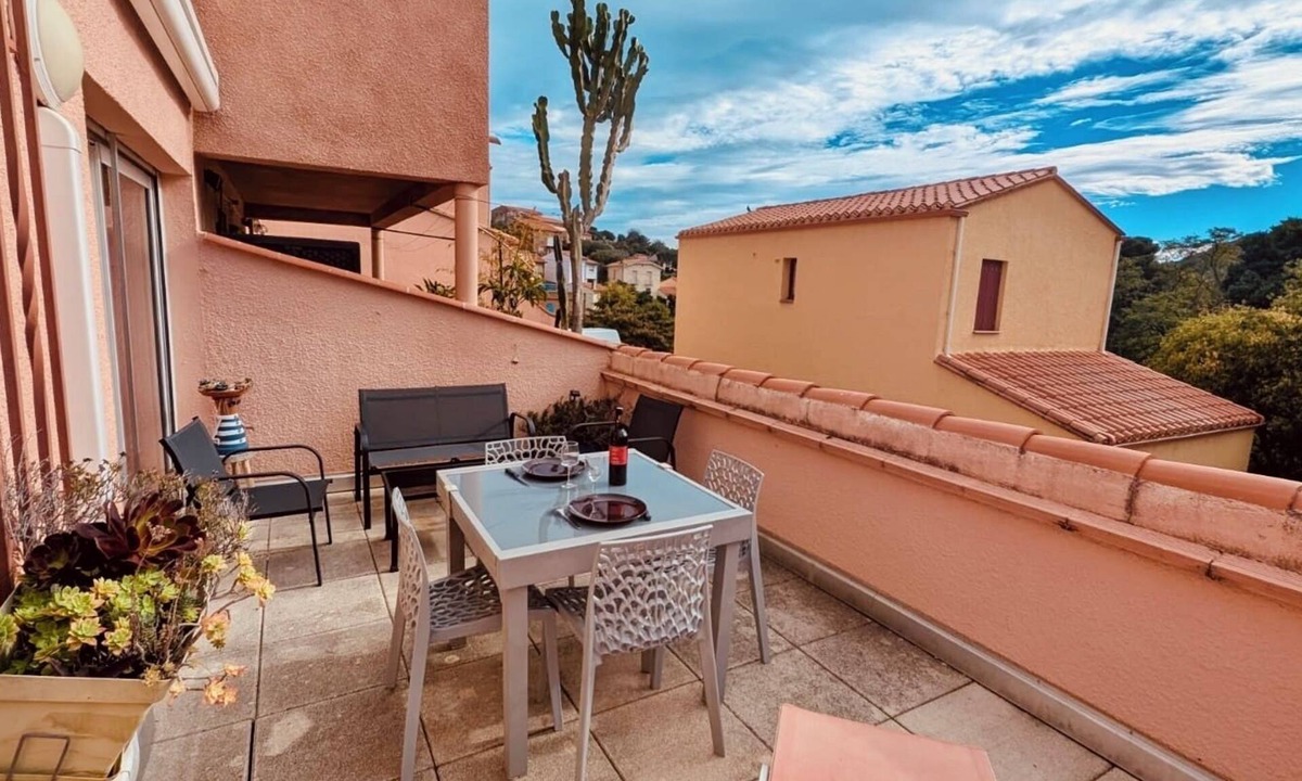 Collioure Apartment | Collioure apartment with large sunny terrace - Air conditioning - Private parking