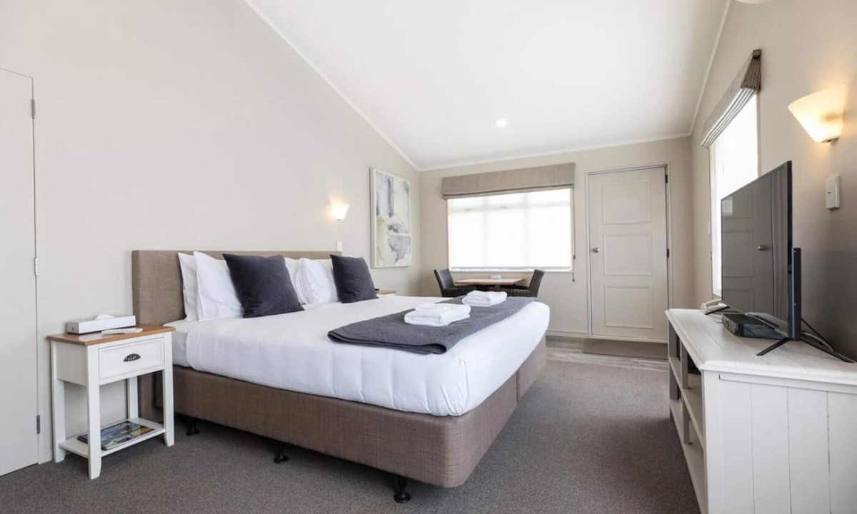 Tauranga South Hotel | Colonial Court Motor Inn