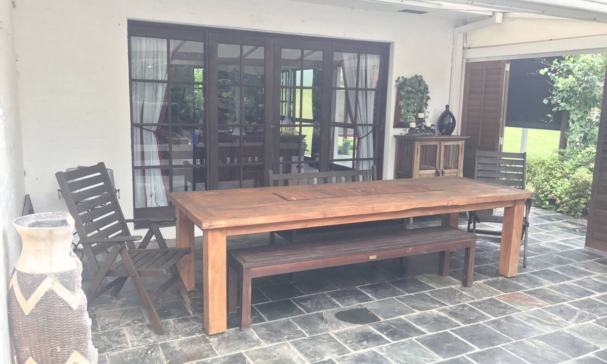 Tallai House | Colonial Home on 3 acres