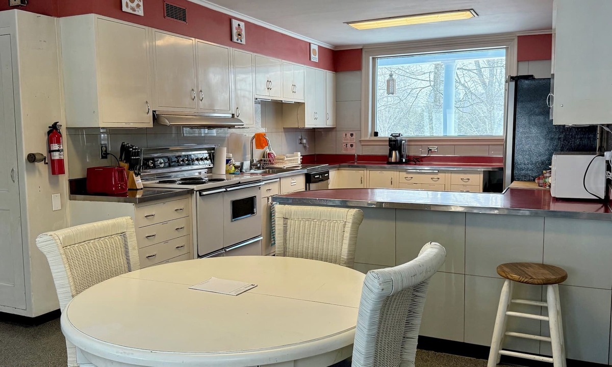 Caribou House | Colonial in Caribou for work or winter sports.