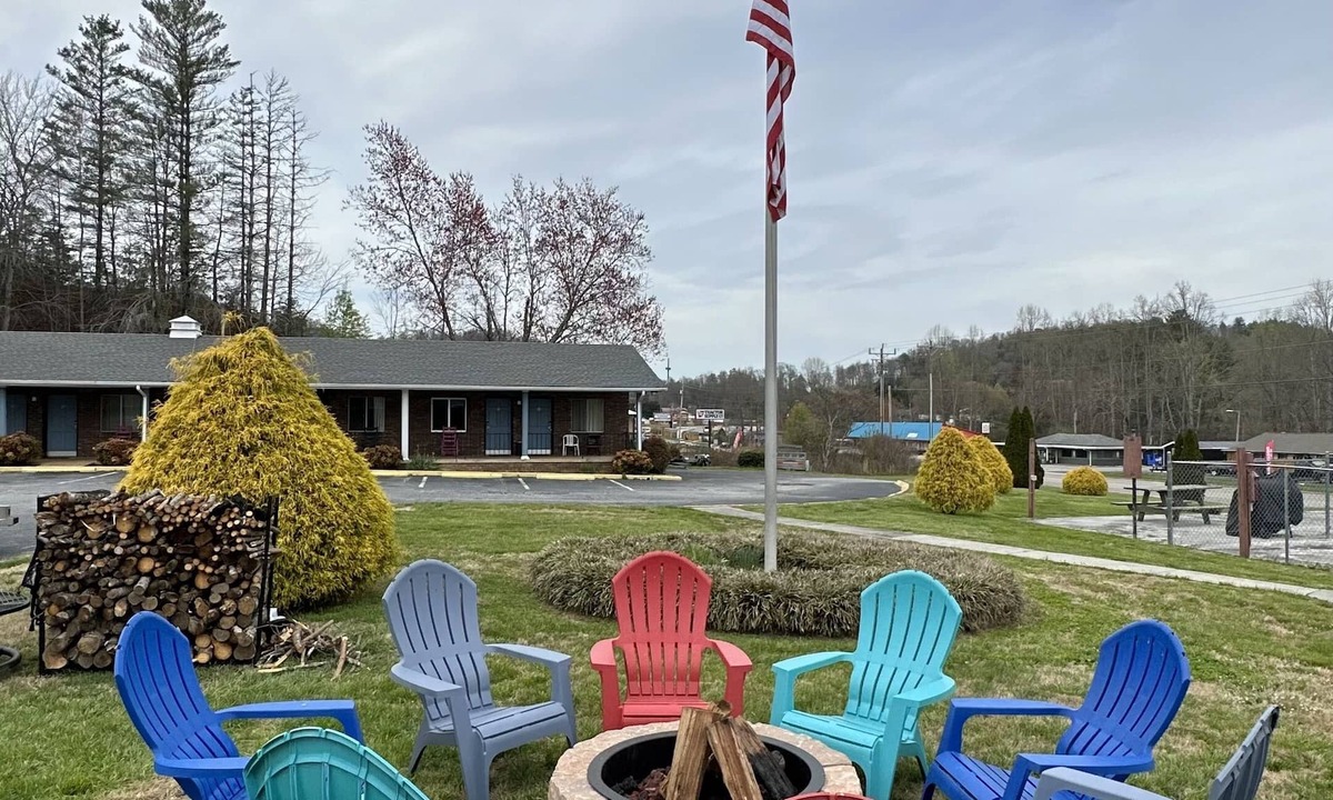 Franklin Hotel | Colonial Inn Franklin