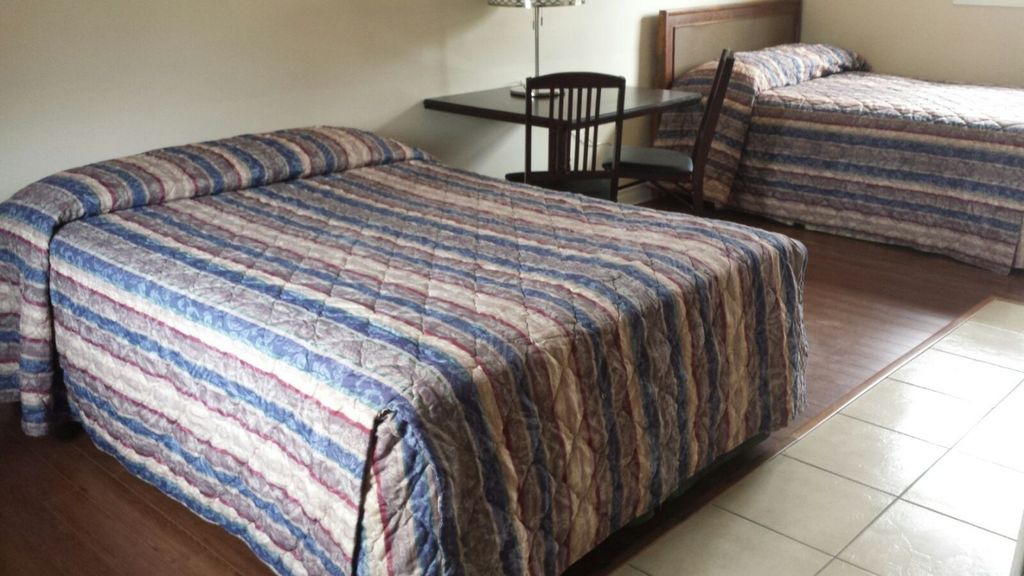 Madoc Hotel | COLONIAL INN MOTEL, SUPERIOR DOUBLE ROOM ( SDR-1)