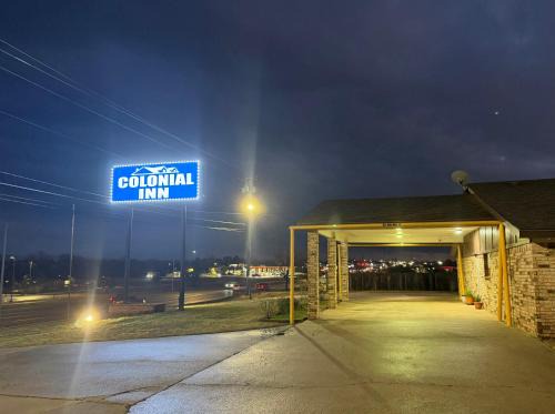 Shawnee Hotel | Colonial Inn