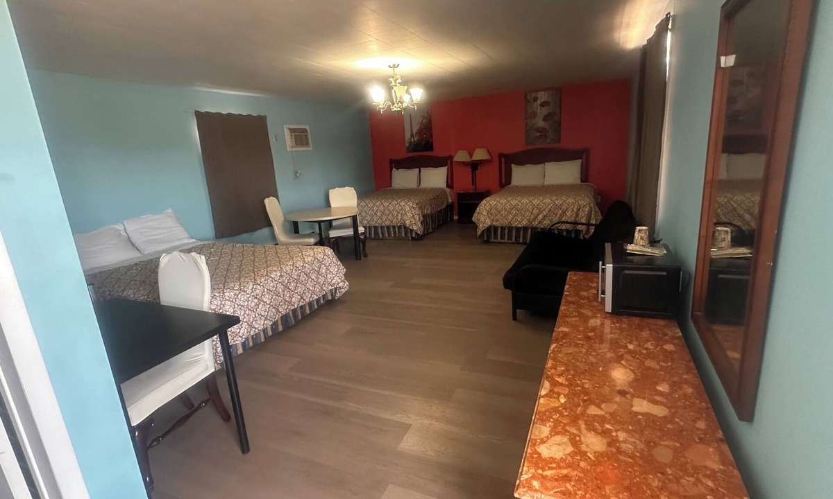 Chatham-Kent Hotel | Colonial Motel
