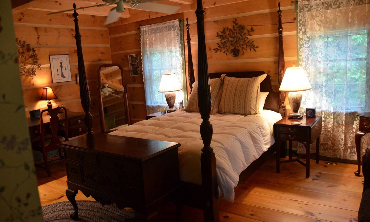 Woodstock House | Colonial-style solid-timber home in a quiet setting