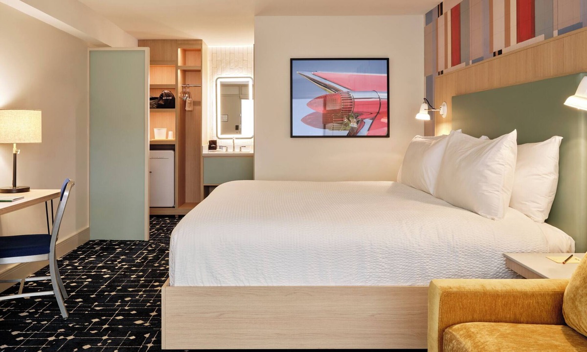 Roanoke Hotel | Colony House Motor Lodge