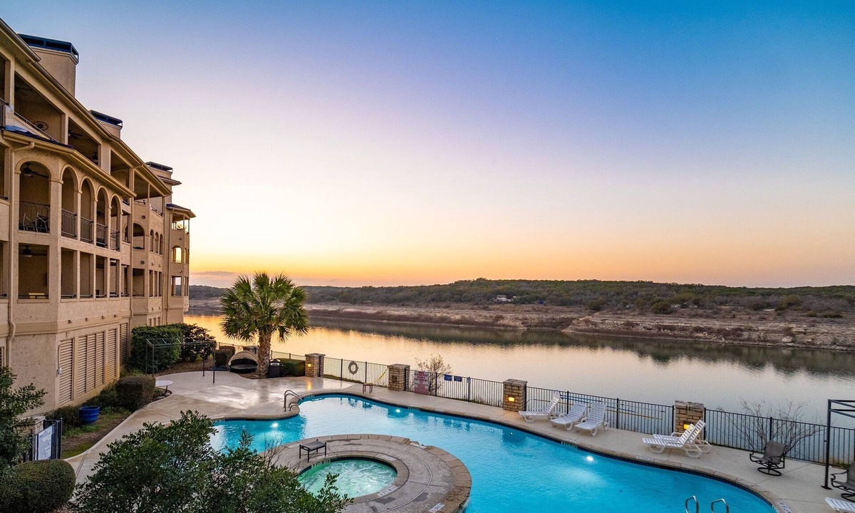 Highland Lake Estates Condo | Color Pop by the Pool