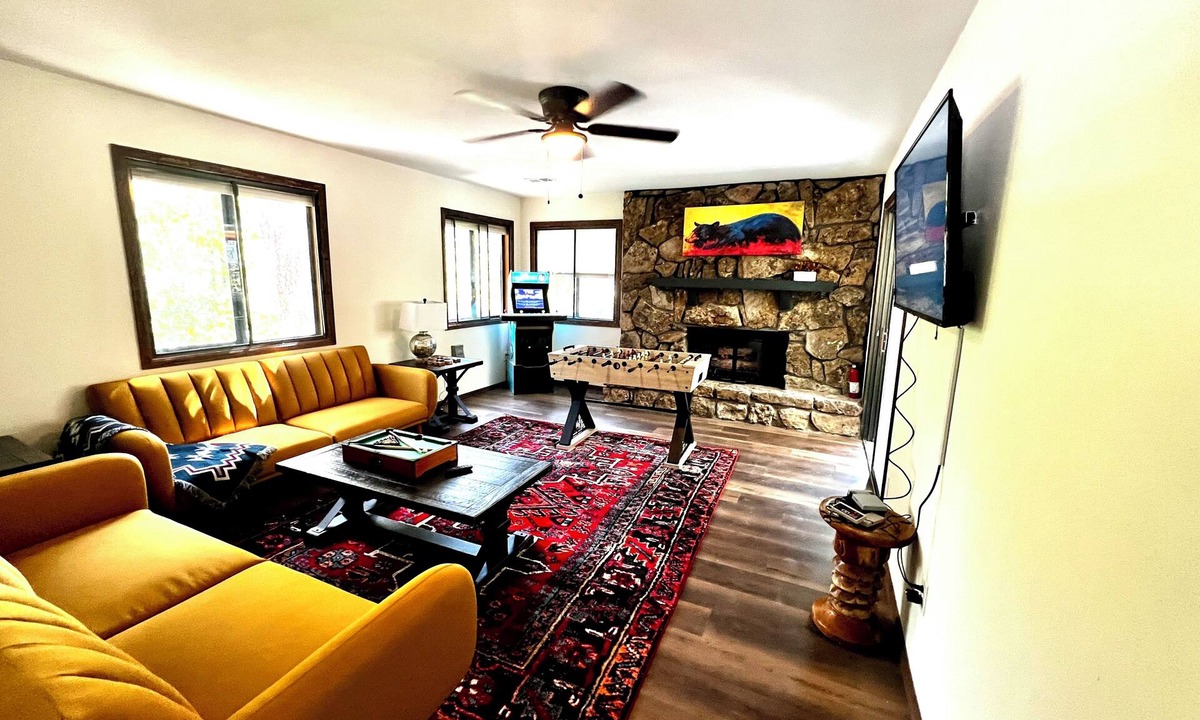 Northeast Colorado Springs House | Colorado Springs Family Retreat Hot Tub & Game Room By AFA & Garden of the Gods