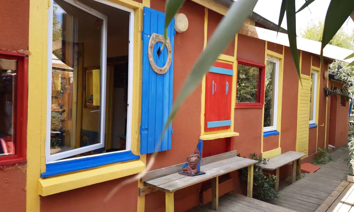 Plerin House | Colorful little house