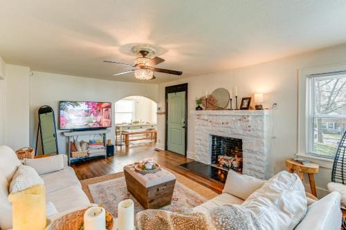 Columbia House | Columbia Cottage w/Patio: 1 Mi to Downtown!