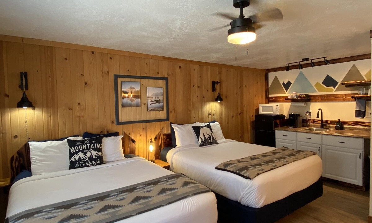 Colville Hotel | Columbia Point Resort