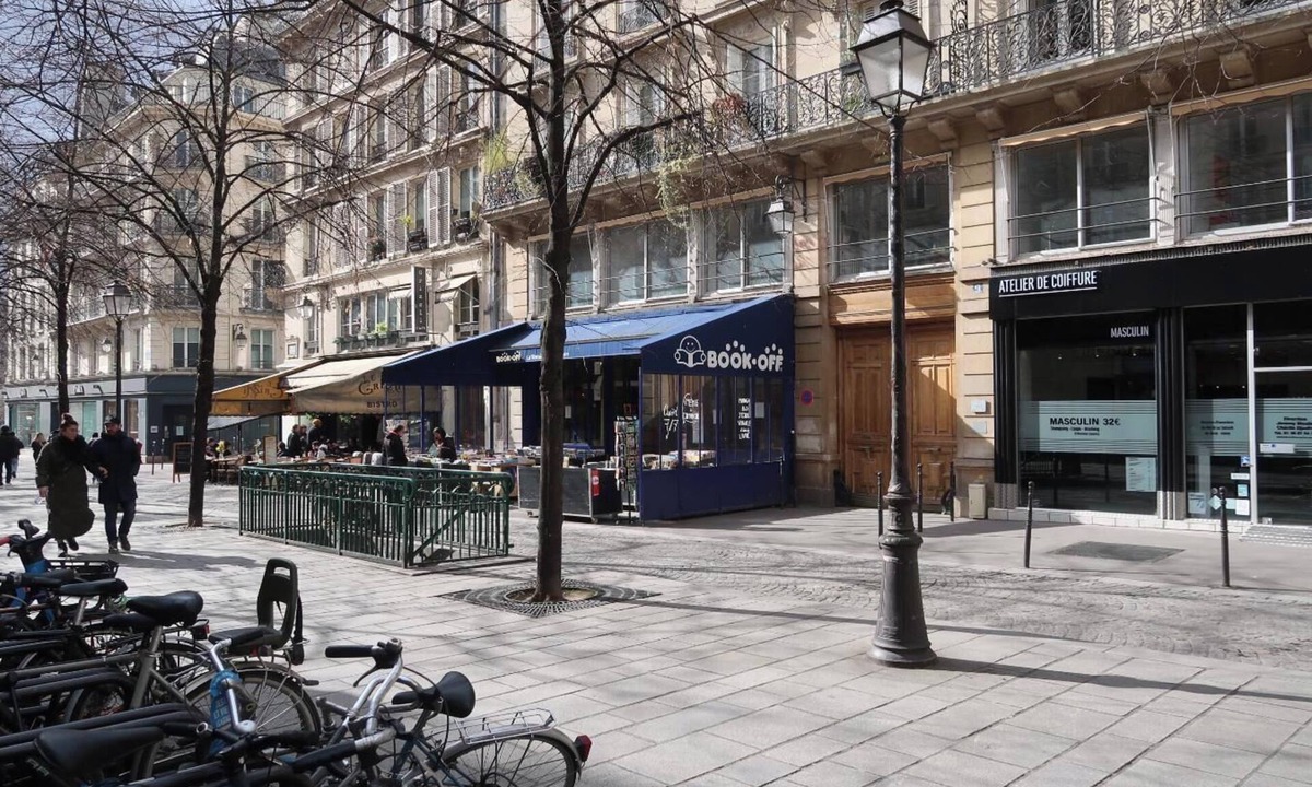 Arts-et-Metiers Apartment | COMBINATION OF CONTEMPORARY ELEGANCE & CLASSIC PARISIAN ALLURE -RUE SAINT MARTIN