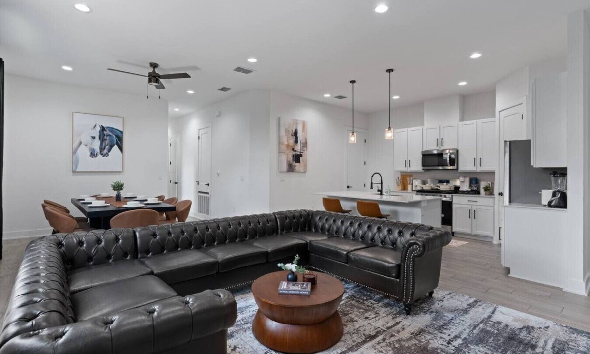 MLK Apartment | Combined Home Near Downtown & East Austin Up to 18