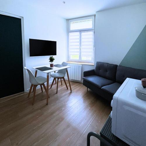 Saint-Quentin Apartment | Combo centre-ville - 8 pers - 3 chambres avec salle de bain