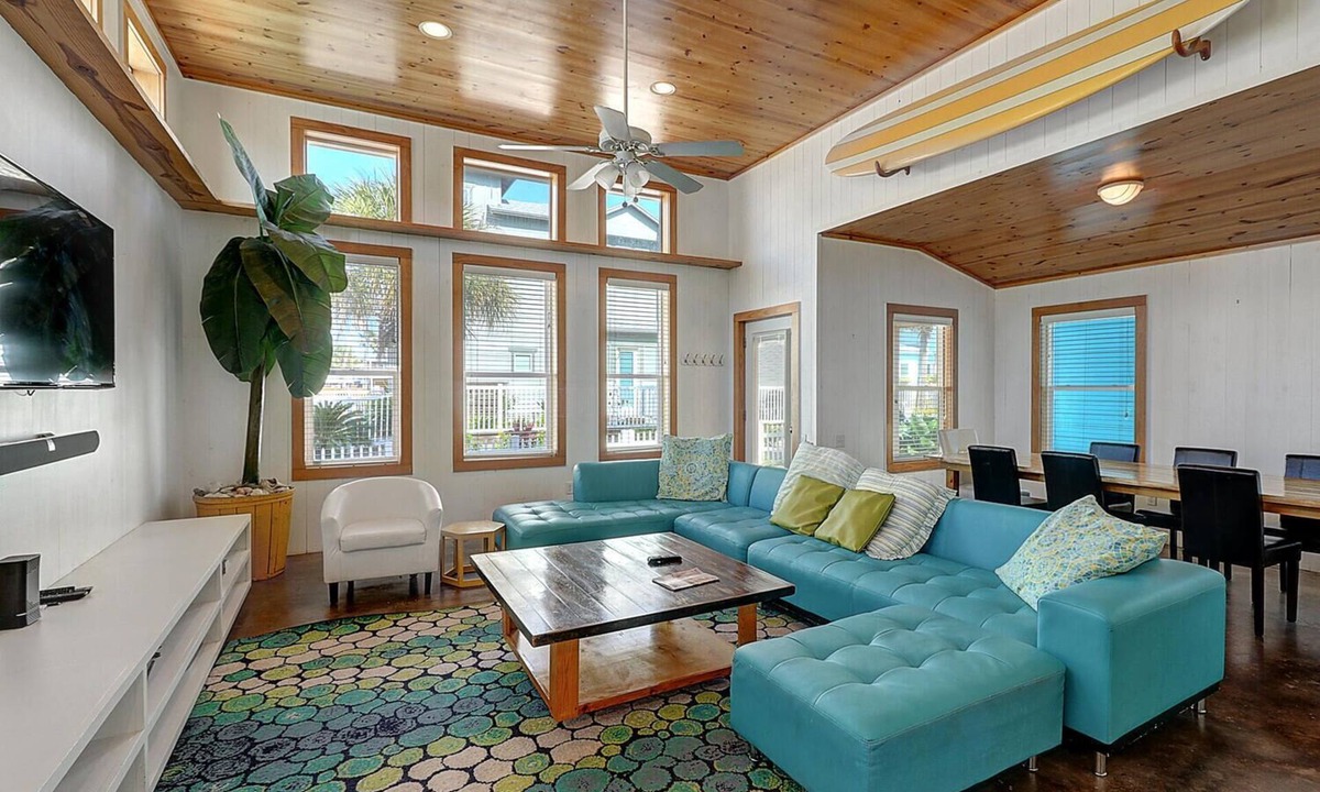 Port Aransas House | Come and play at our Mango and Cash Beach house! Pet friendly! Close to the beac