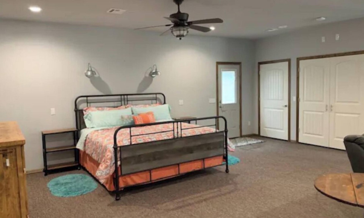 Joplin Apartment | Come enjoy a family Christmas at our Nest!