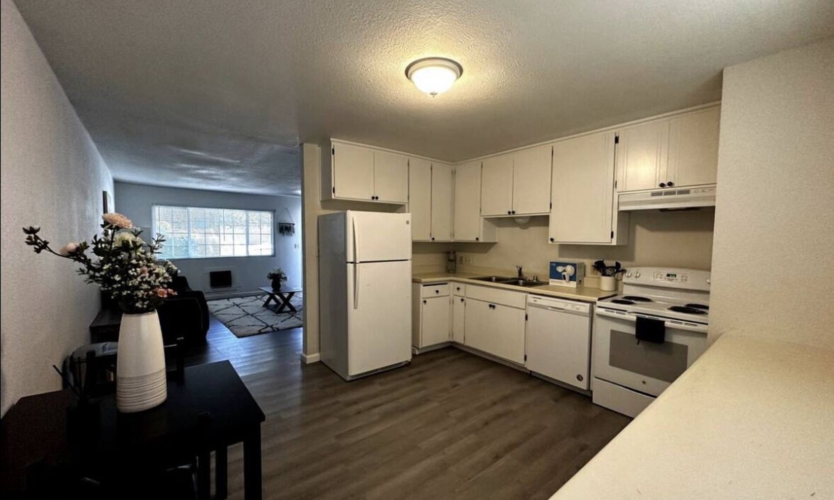Sonora Apartment | Come enjoy beautiful historic downtown Sonora.